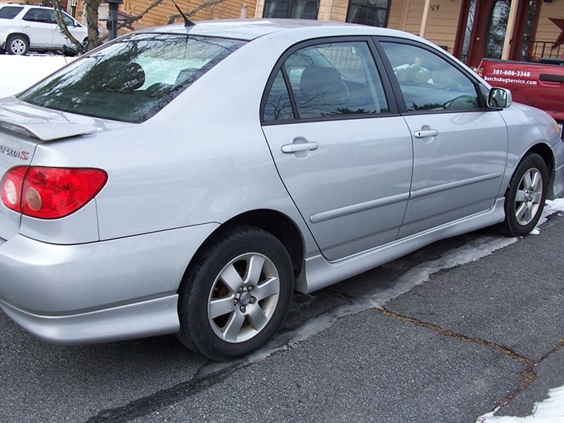 2005 Toyota Corolla for sale by owner in NEW MARKET