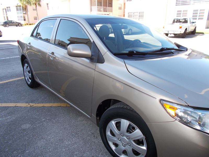 2010 Toyota Corolla for sale by owner in DELRAY BEACH