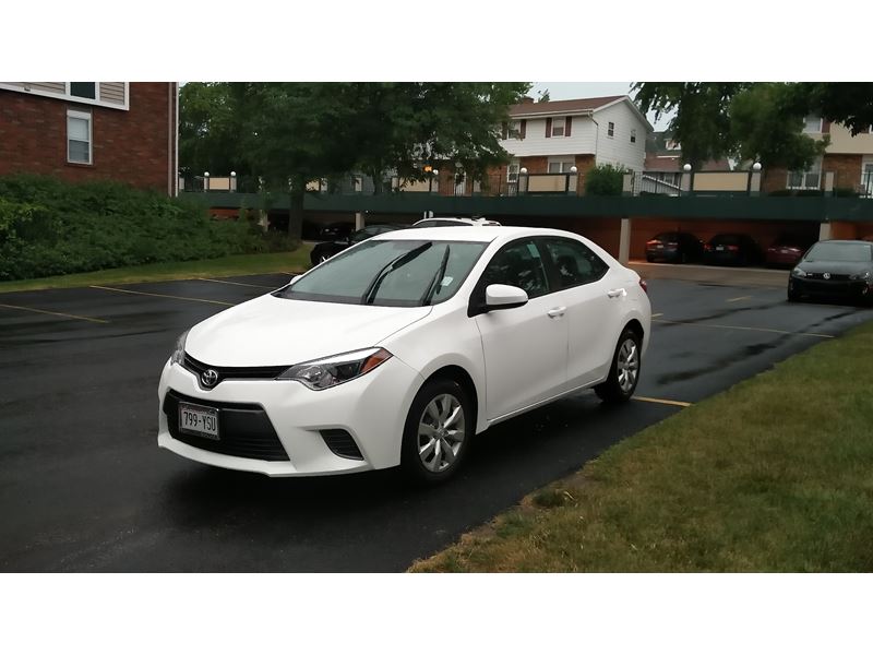 2015 Toyota Corolla for sale by owner in Brookfield