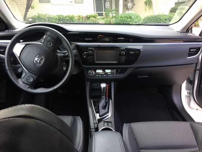 2015 Toyota Corolla for sale by owner in Boca Raton