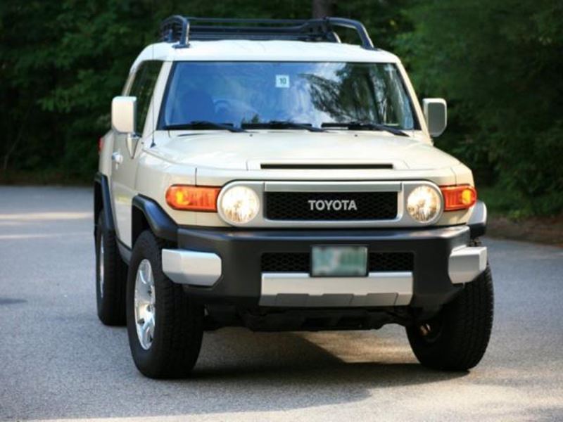 2009 Toyota Fj Cruiser for sale by owner in Brookline
