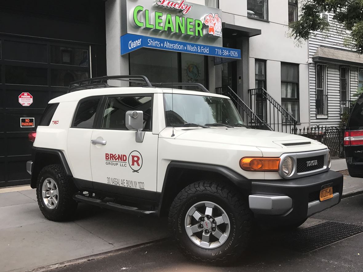 2012 Toyota Fj Cruiser for sale by owner in Brooklyn