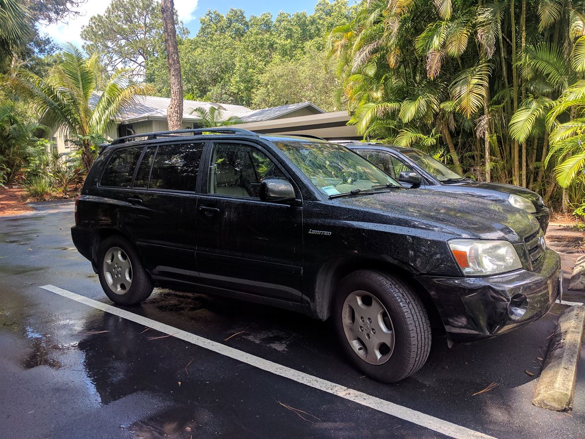 2005 Toyota Highlander for sale by owner in Naples