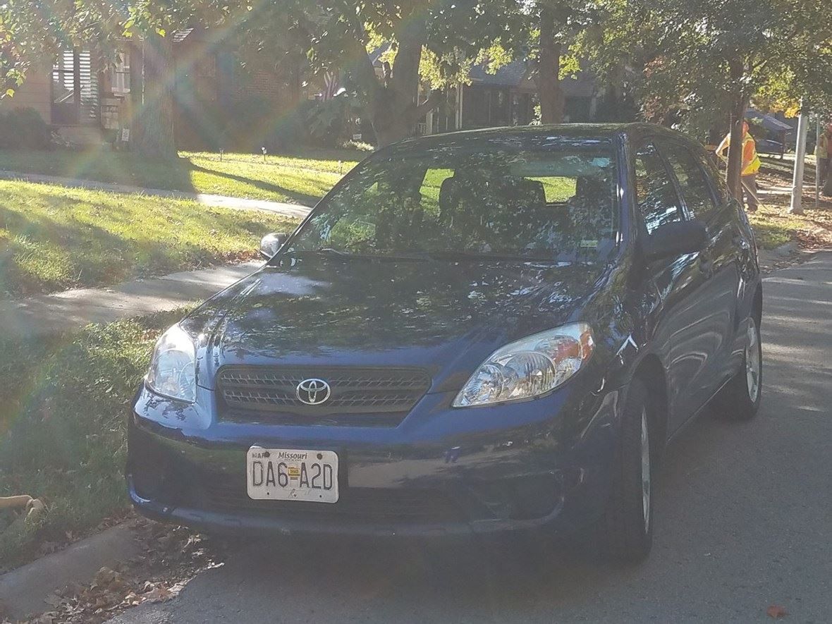 2005 Toyota Matrix for sale by owner in Kansas City