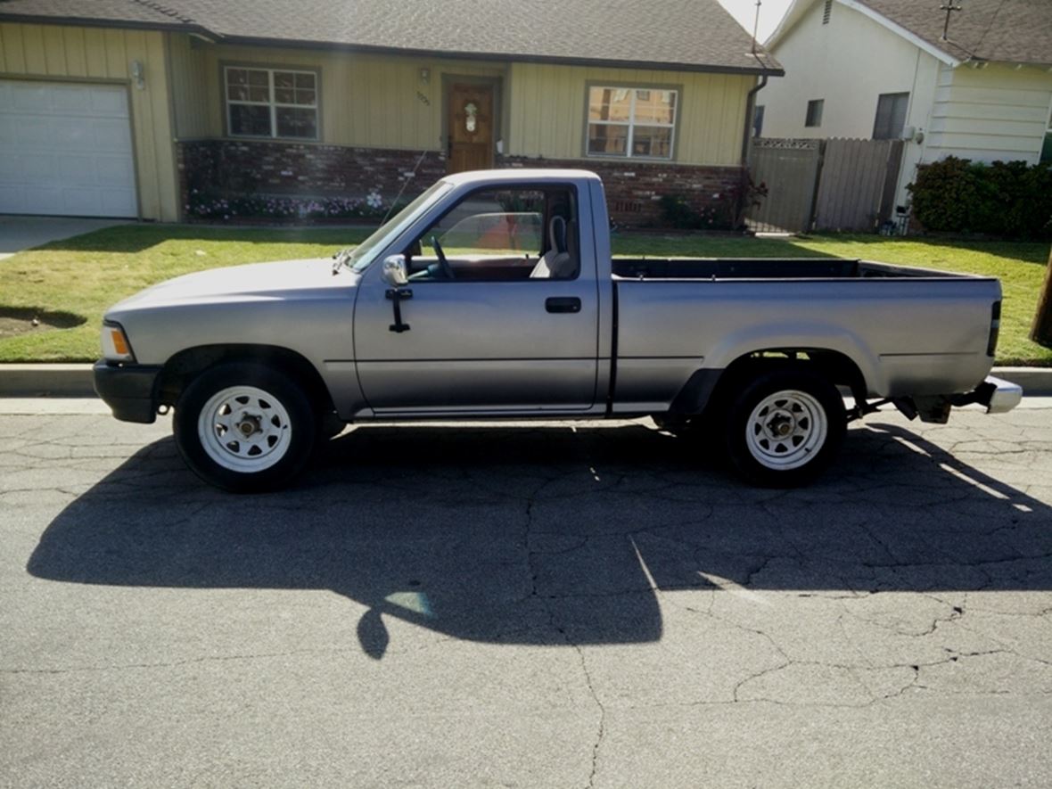 1993 Toyota Pickup for sale by owner in West Covina