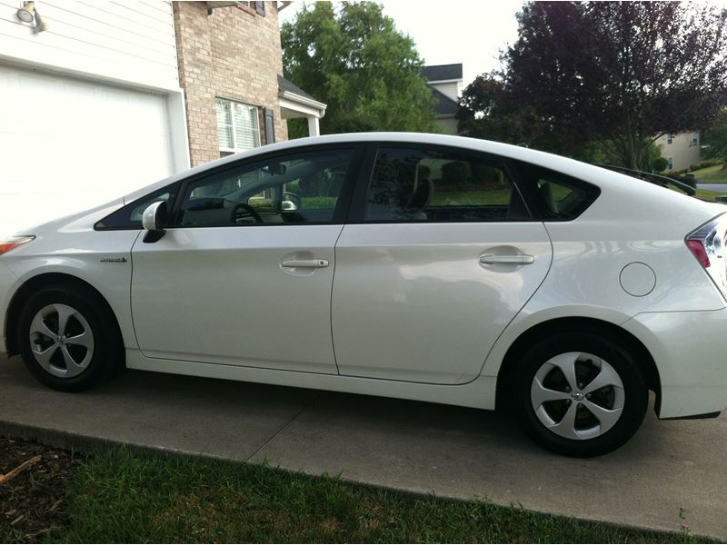 2012 Toyota Prius for sale by owner in Johnson City