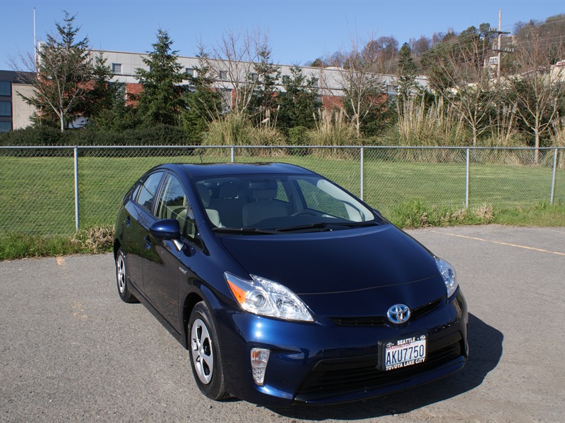 2013 Toyota Prius for sale by owner in SEATTLE