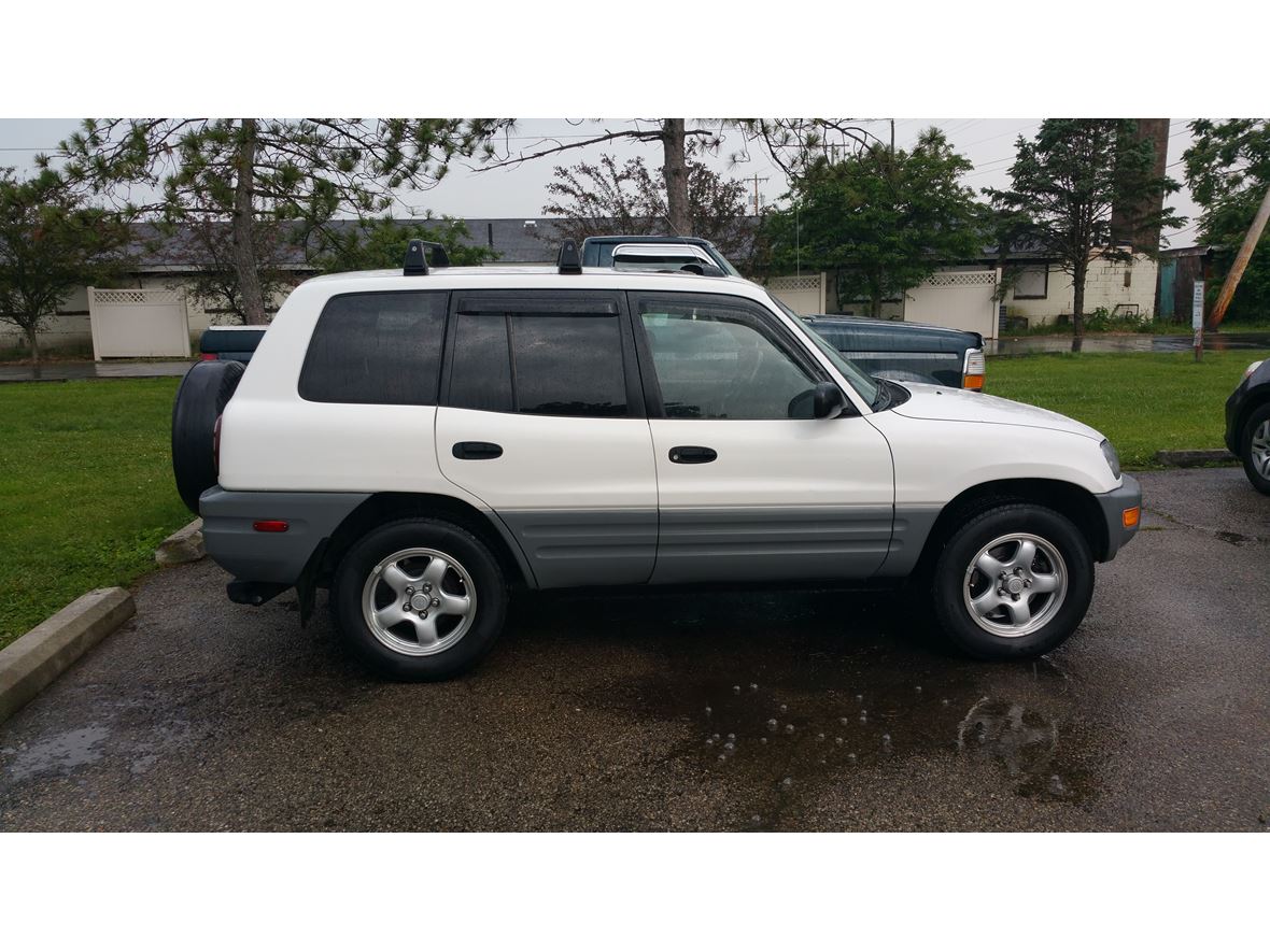 1998 Toyota Rav4 for sale by owner in Piketon