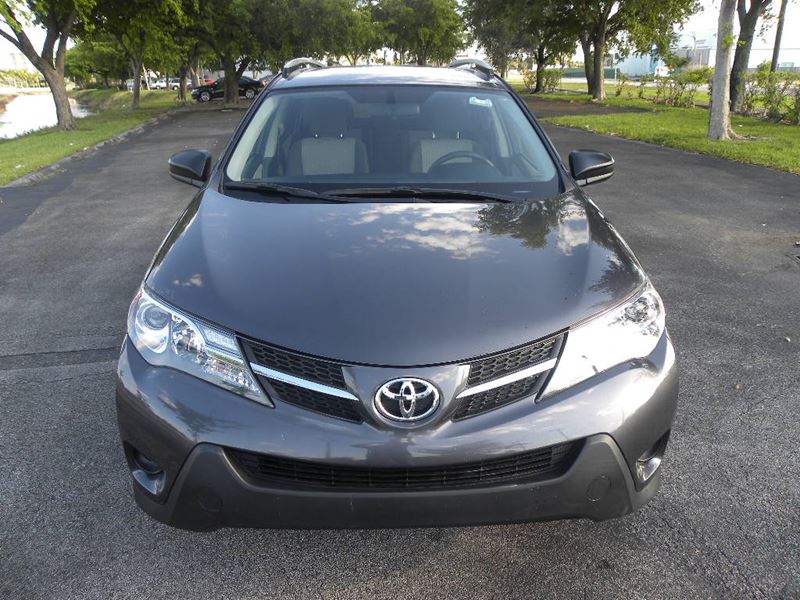 2015 Toyota Rav4 for sale by owner in Pompano Beach