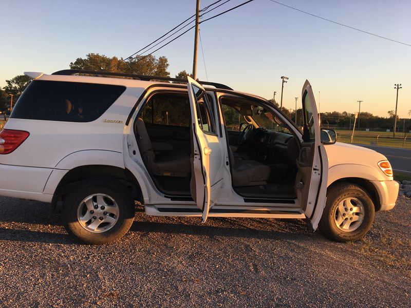 2002 Toyota Sequoia for sale by owner in Illiopolis