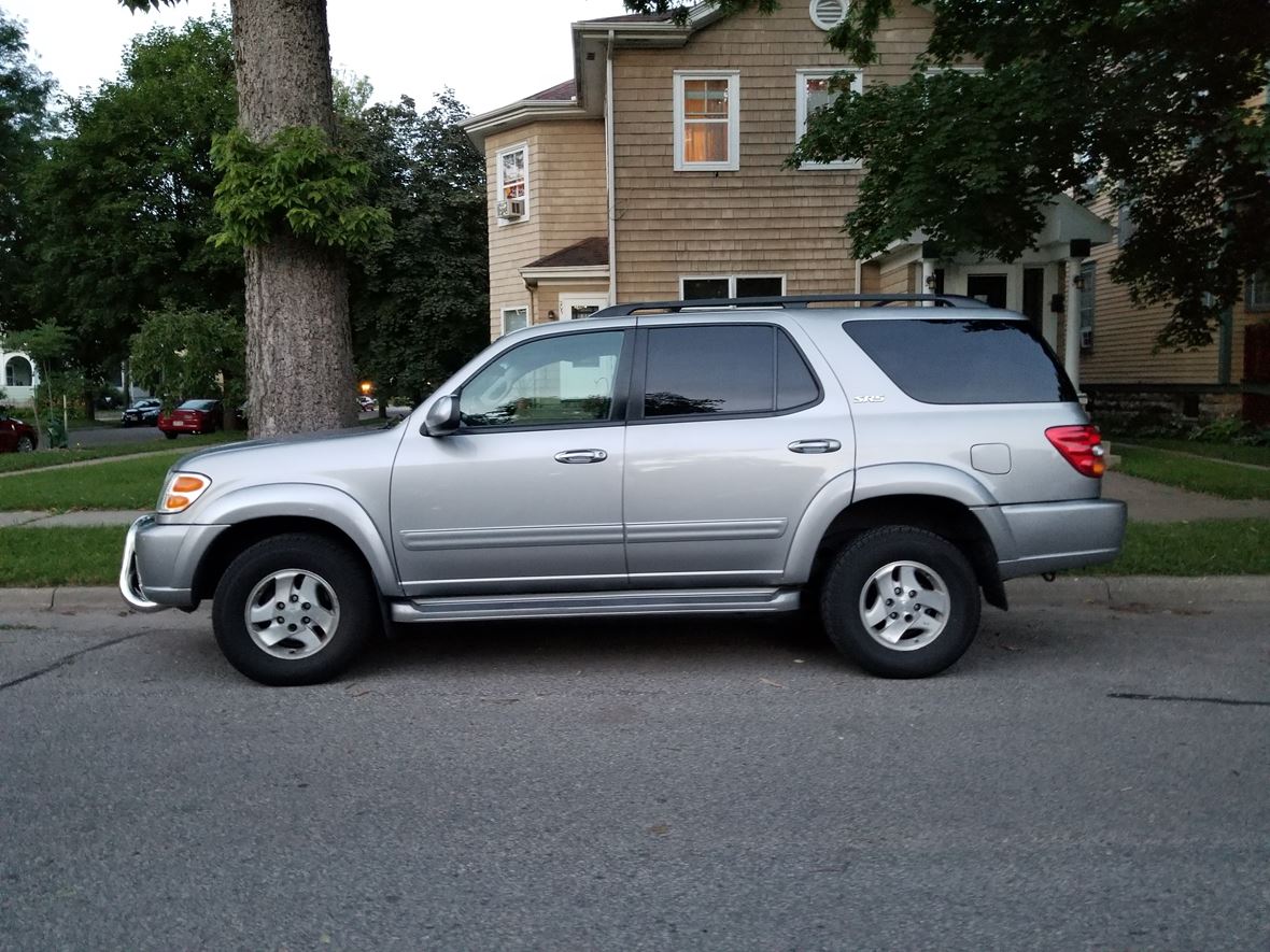 2003 Toyota Sequoia for sale by owner in La Crosse