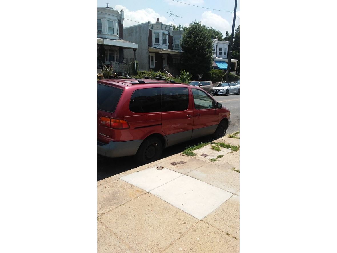 2000 Toyota Sienna for sale by owner in Philadelphia