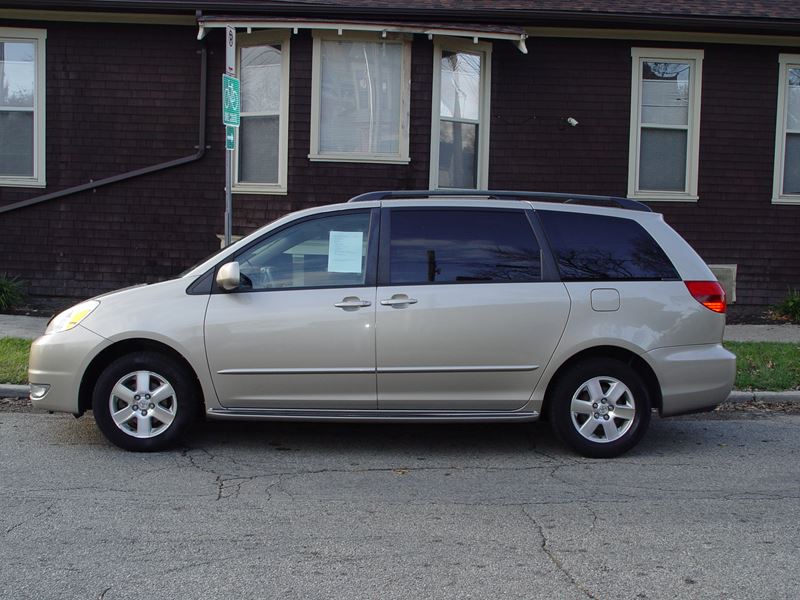 2004 Toyota Sienna for sale by owner in HAMILTON