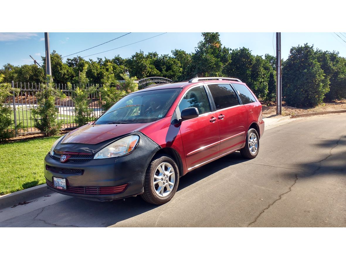 2004 Toyota Sienna for sale by owner in Riverside