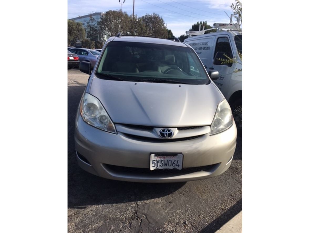 2007 Toyota Sienna for sale by owner in Orange