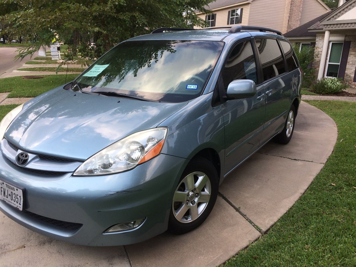 2008 Toyota Sienna for sale by owner in Houston