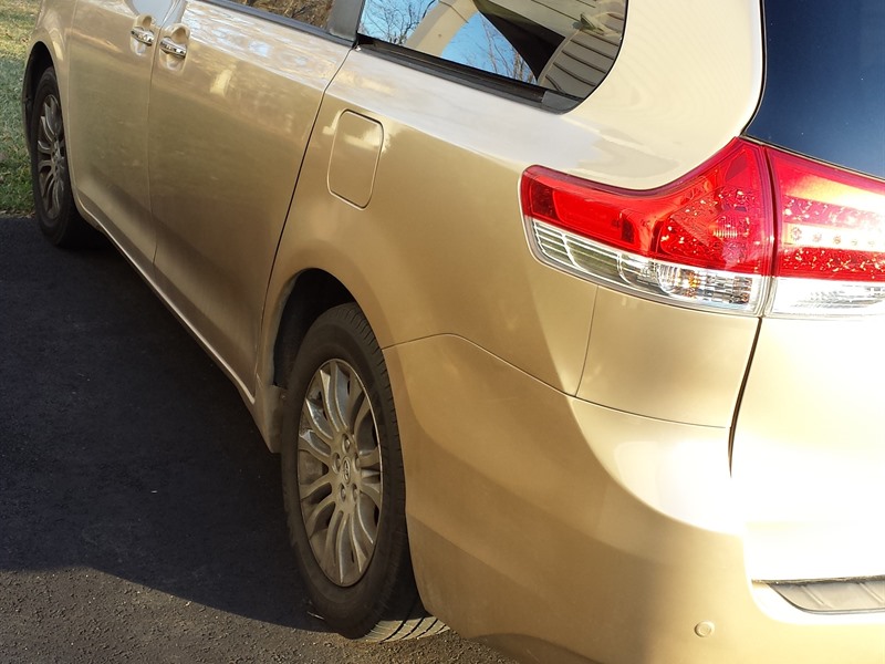 2011 Toyota Sienna for sale by owner in FREDERICKSBURG