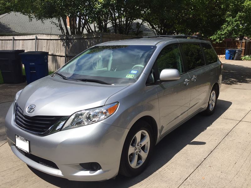 2011 Toyota Sienna for Sale by Owner in Dallas, TX 75398