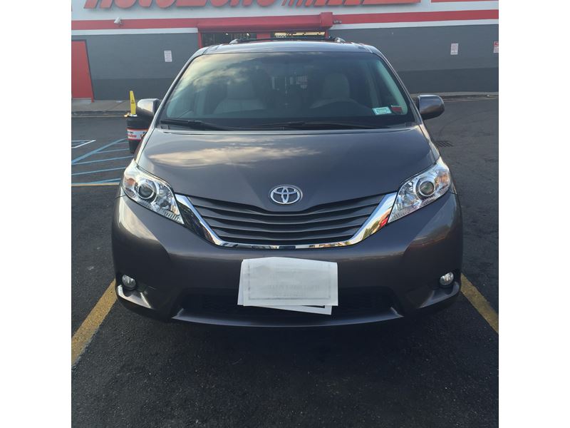 2011 Toyota Sienna for sale by owner in Brooklyn