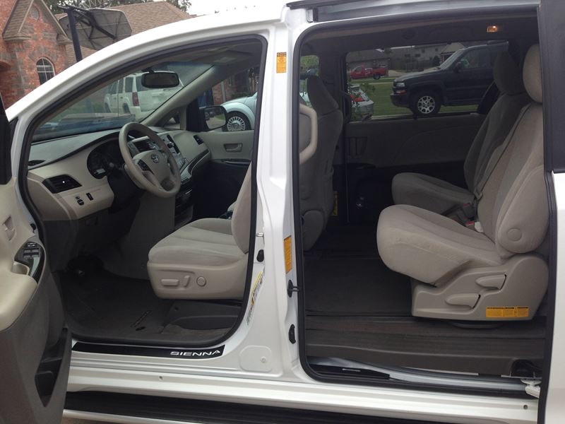 2013 Toyota Sienna for sale by owner in FORT SMITH