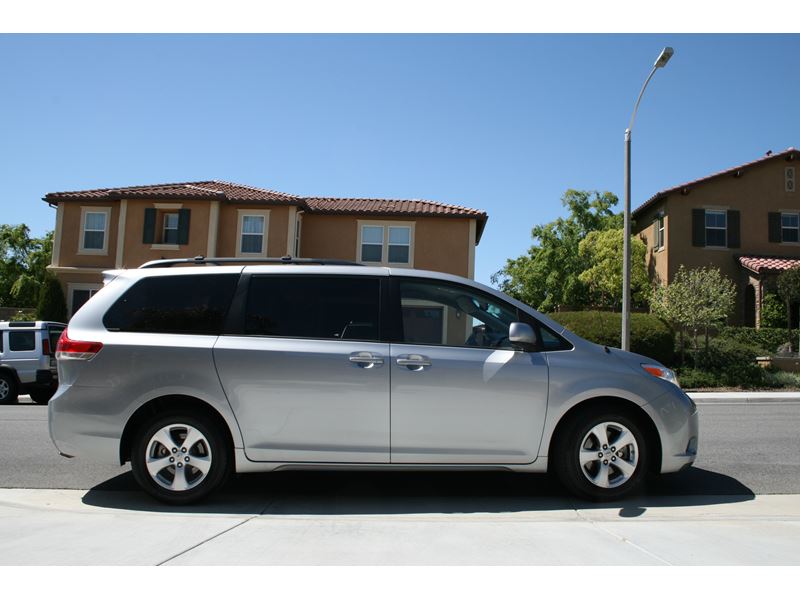 2013 Toyota Sienna for sale by owner in Temecula