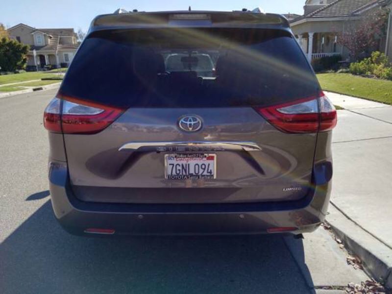 2015 Toyota Sienna for sale by owner in SANTA MARIA