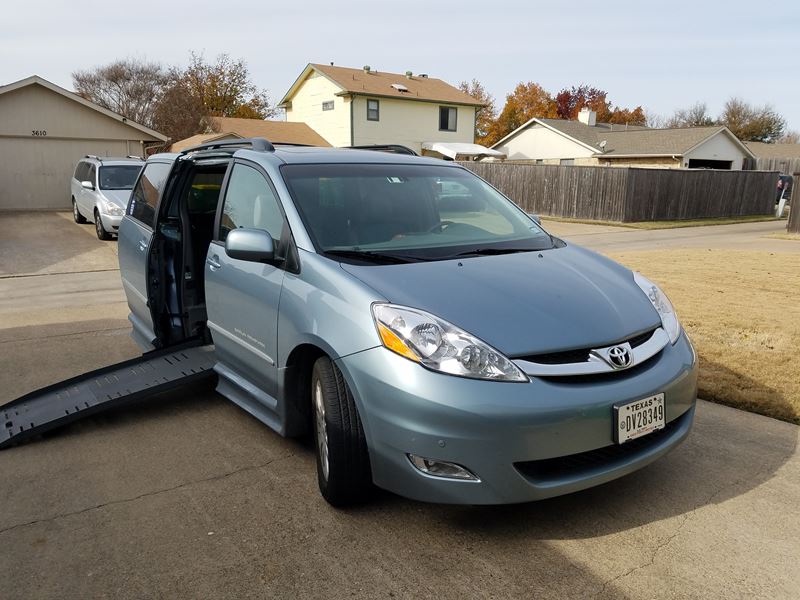 2010 Toyota Sienna Limited Handicapped Ramp Van for sale by owner in Rowlett