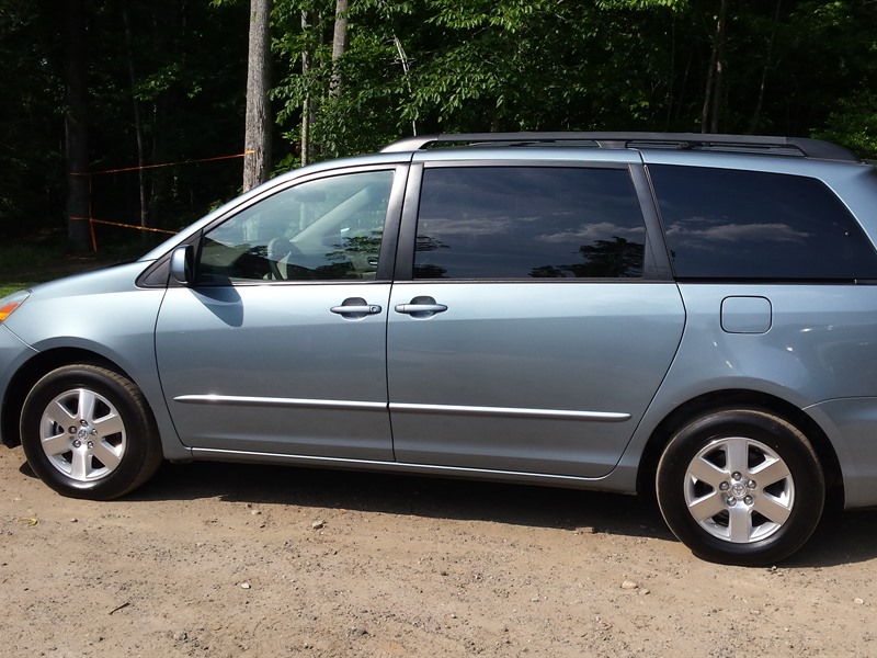 2004 Toyota Sienna XLE for sale by owner in EASLEY