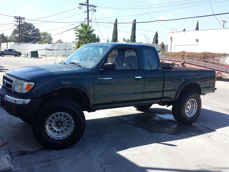 1998 Toyota Tacoma for sale by owner in VAN NUYS