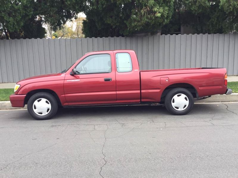 1998 Toyota Tacoma for sale by owner in STUDIO CITY