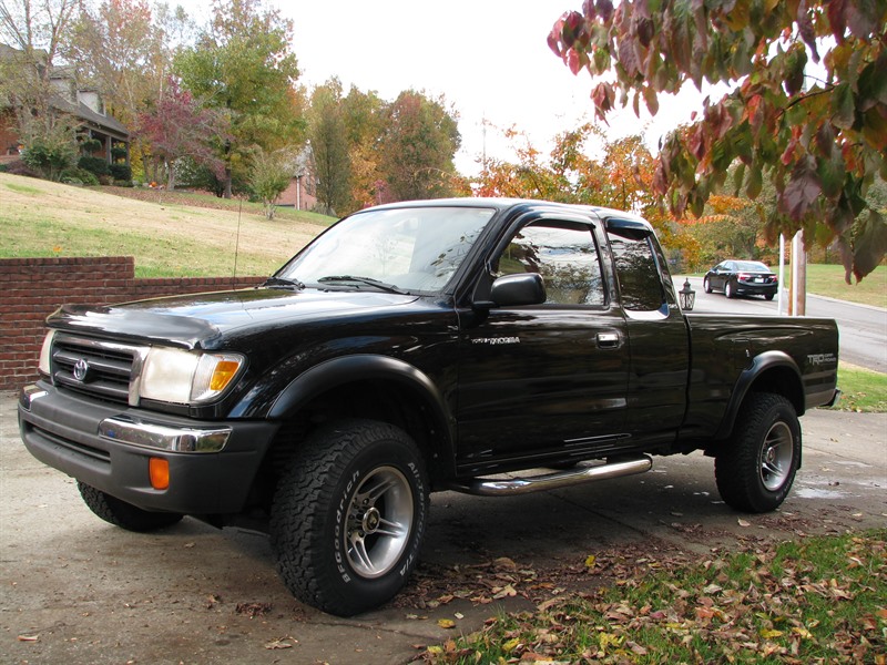 1999 Toyota Tacoma for sale by owner in MOUNT JULIET