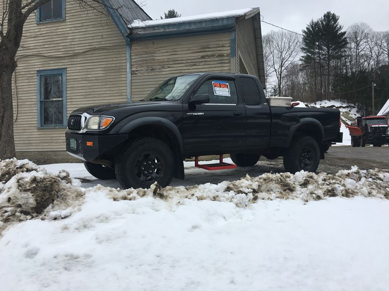 2001 Toyota Tacoma for sale by owner in Morrisville