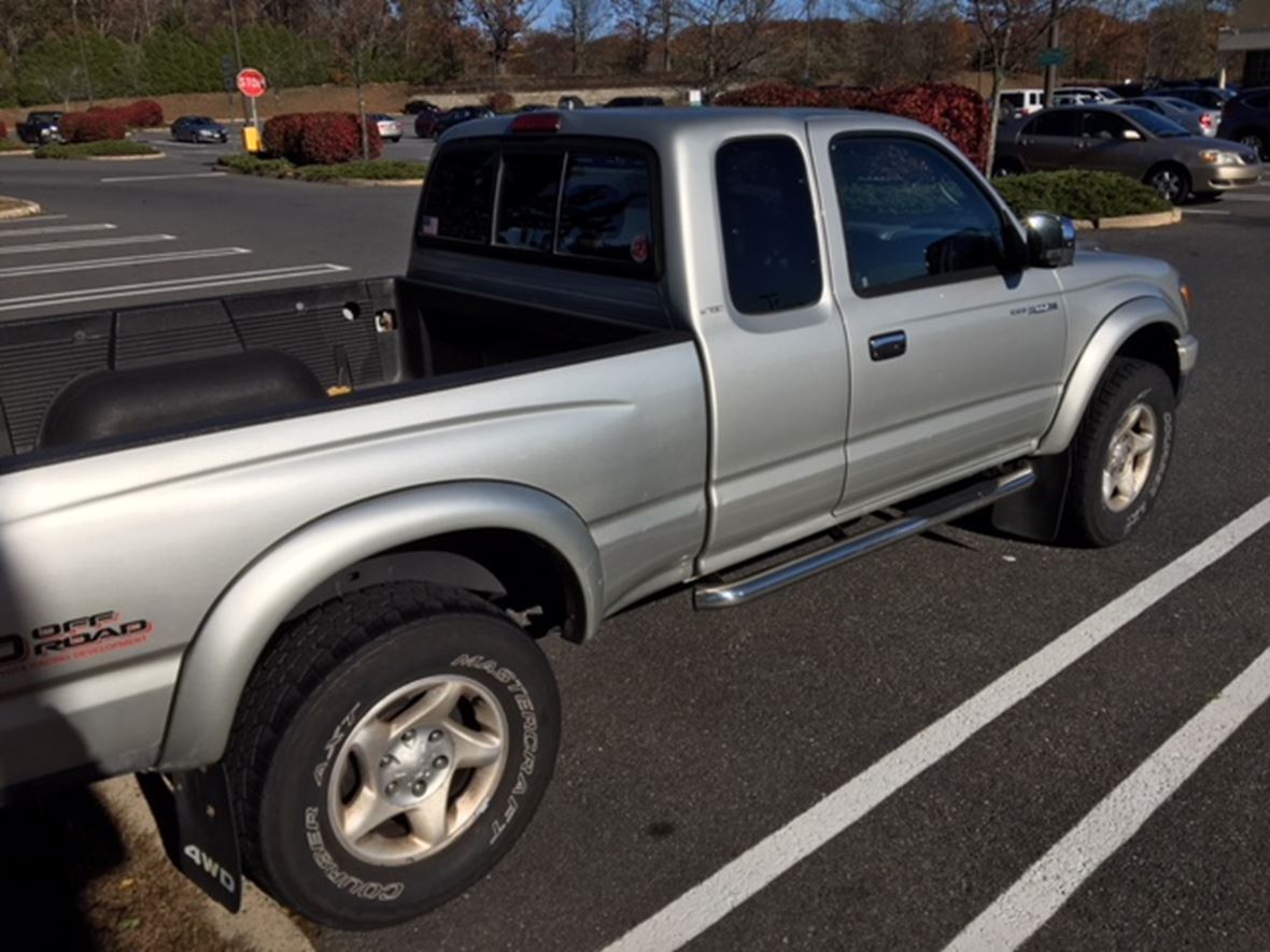 2002 Toyota Tacoma for sale by owner in Worcester