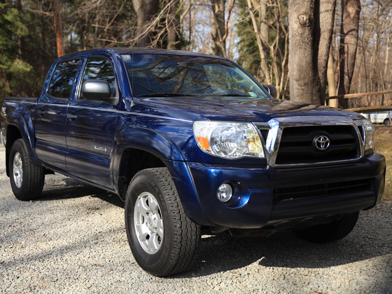 2007 Toyota Tacoma for sale by owner in OAKMONT
