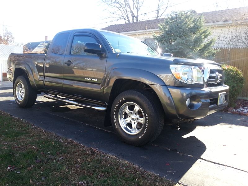 2010 Toyota Tacoma for sale by owner in PAWTUCKET