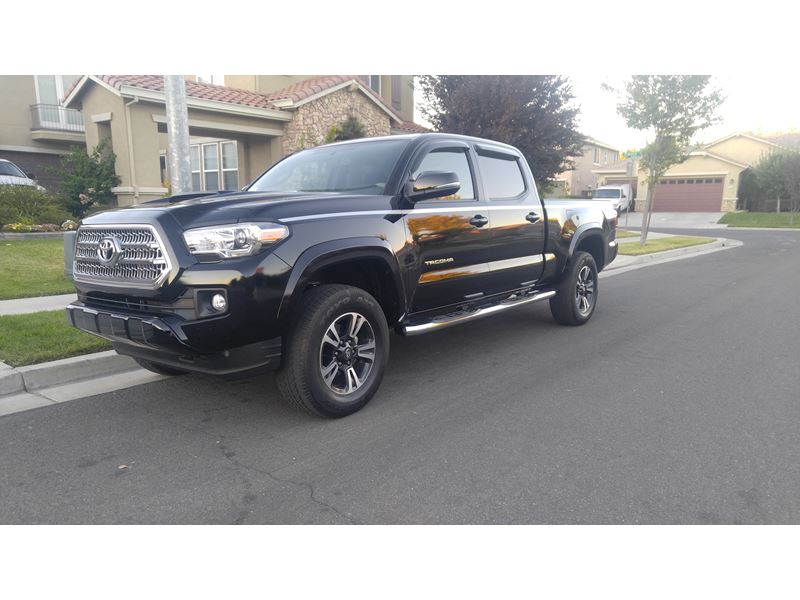 2016 Toyota Tacoma for sale by owner in Stockton