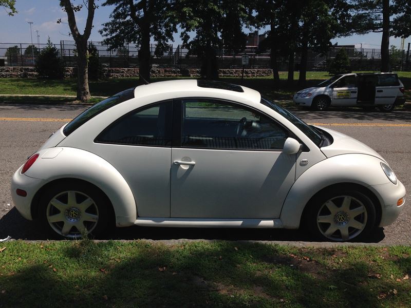 2001 Volkswagen Beetle for sale by owner in West New York