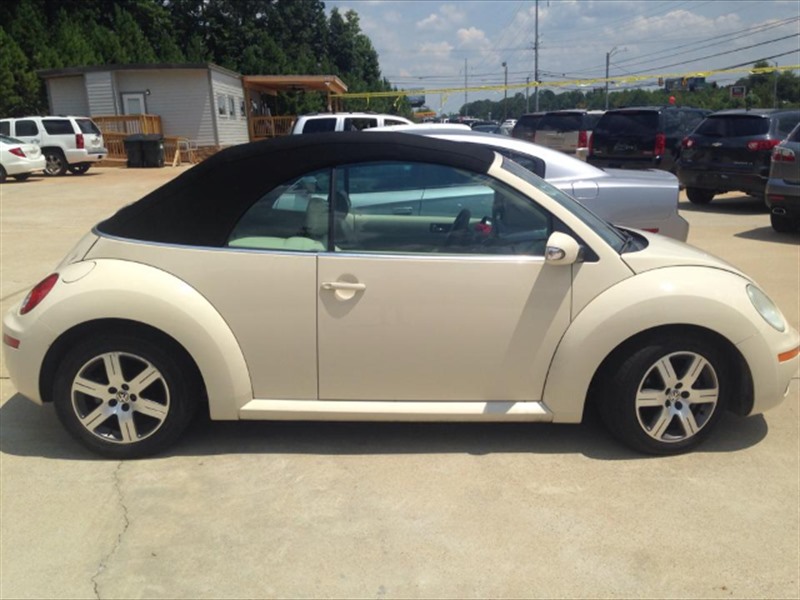 2006 Volkswagen New Beetle Convertible for sale by owner in DALLAS