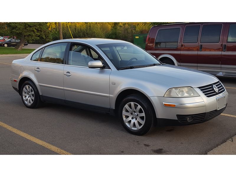 2003 Volkswagen Passat for sale by owner in Taylor
