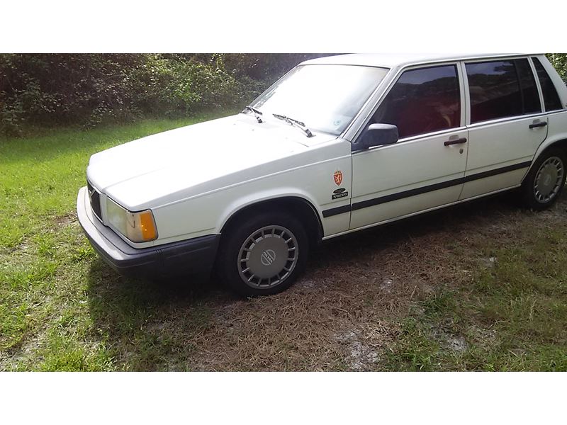 1990 Volvo 240 for sale by owner in FORT PIERCE