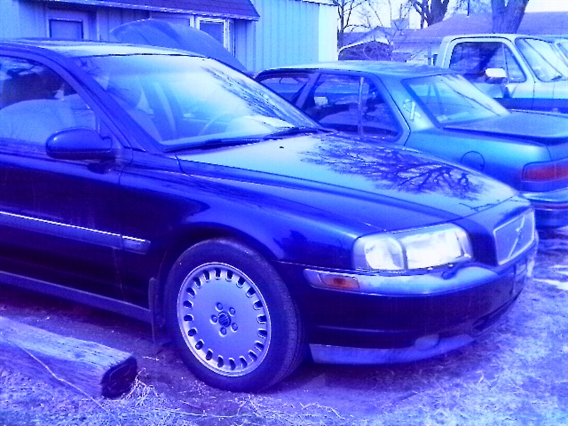2000 Volvo S80 for sale by owner in HUTCHINSON