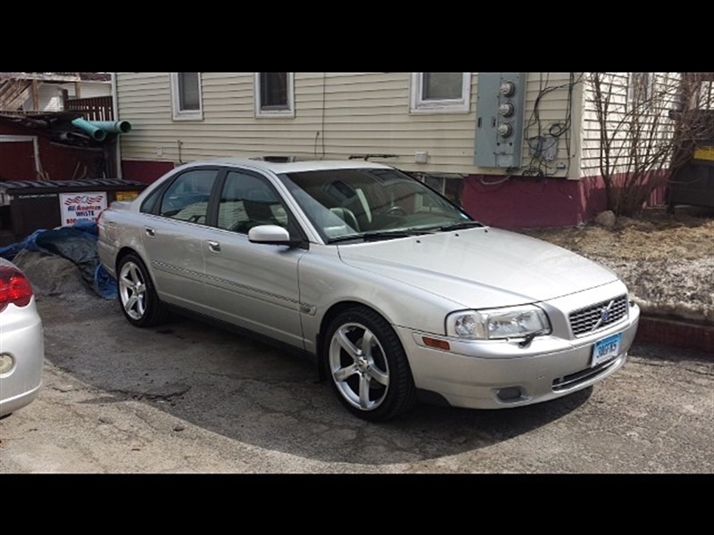 2004 Volvo S80 for sale by owner in DANBURY