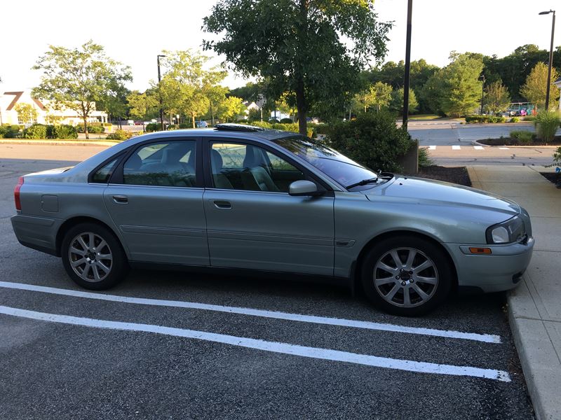 2004 Volvo S80 for sale by owner in Mattapoisett
