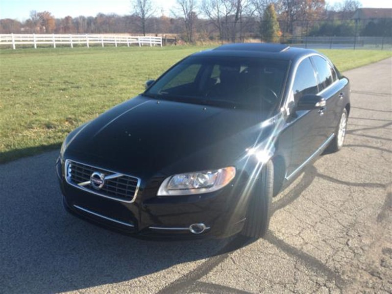 2010 Volvo S80 for sale by owner in INDIANAPOLIS