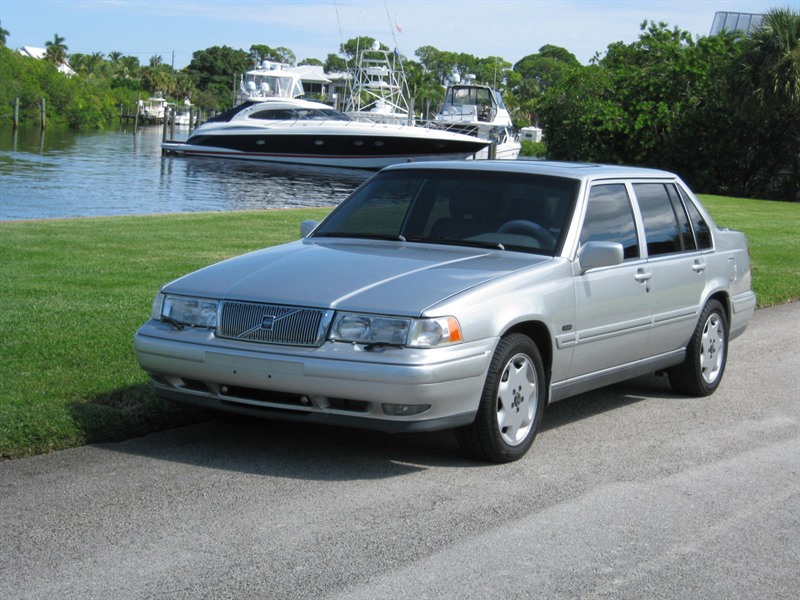 1998 Volvo S90 for sale by owner in STUART