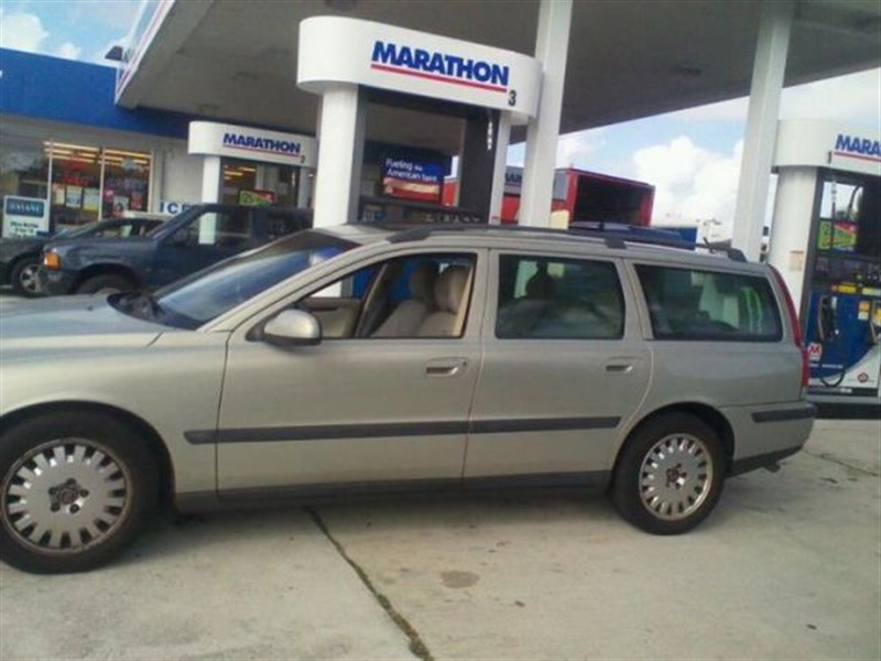 2001 Volvo V 70 for sale by owner in OCALA