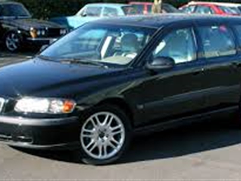 2002 Volvo V 70 for sale by owner in STATEN ISLAND