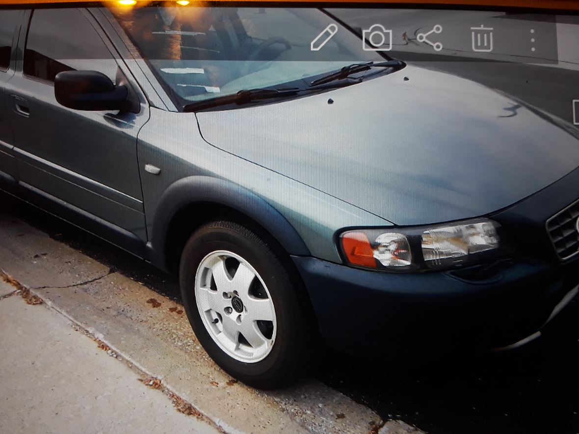 2002 Volvo Volvo for sale by owner in Chicago