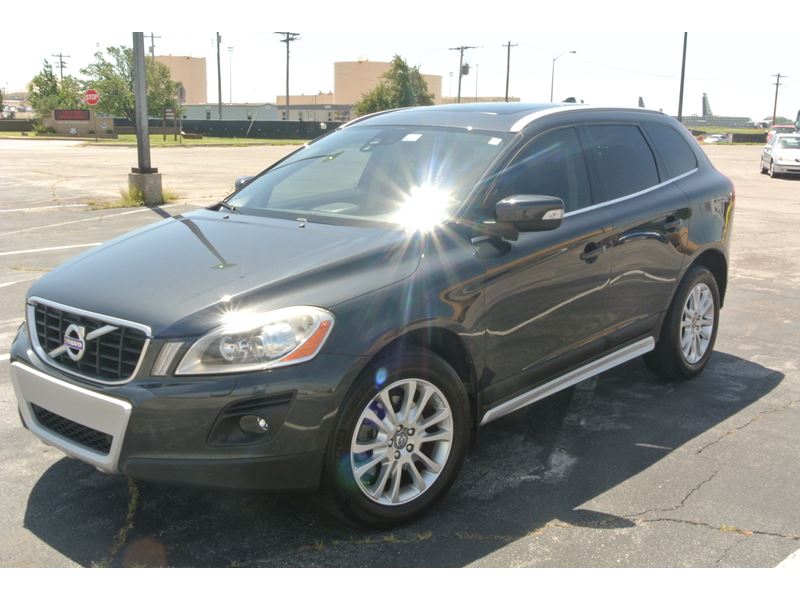 2010 Volvo XC60 for sale by owner in OKLAHOMA CITY