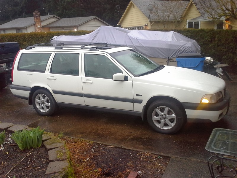 1998 Volvo XC70 for sale by owner in VANCOUVER
